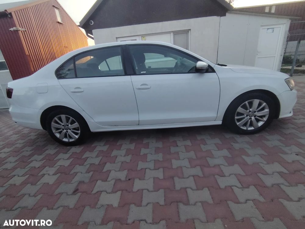 Volkswagen Jetta 2.0 TDI Comfortline - 1