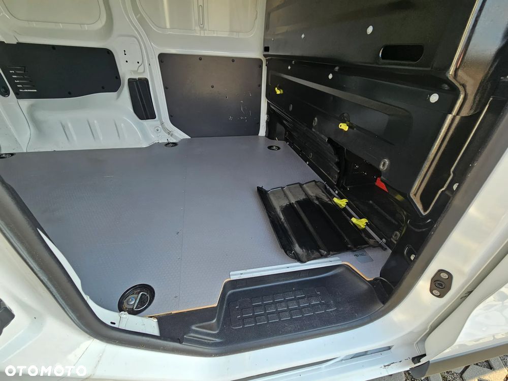 Toyota Proace  , Salon Polska, 3 osobowy - 17