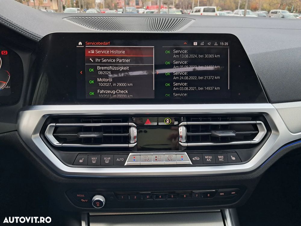 BMW Seria 3 330i AT Luxury Line - 32