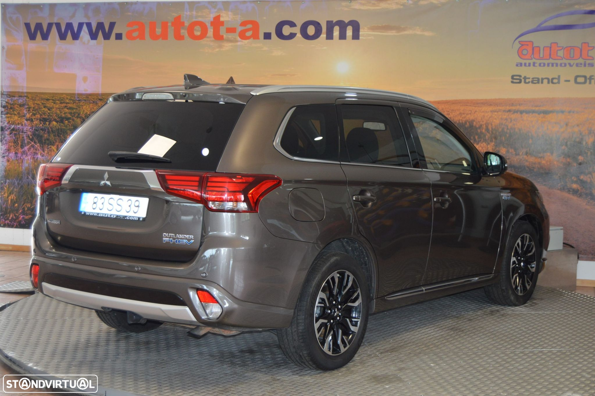 Mitsubishi Outlander 2.0 PHEV Instyle Navi - 5