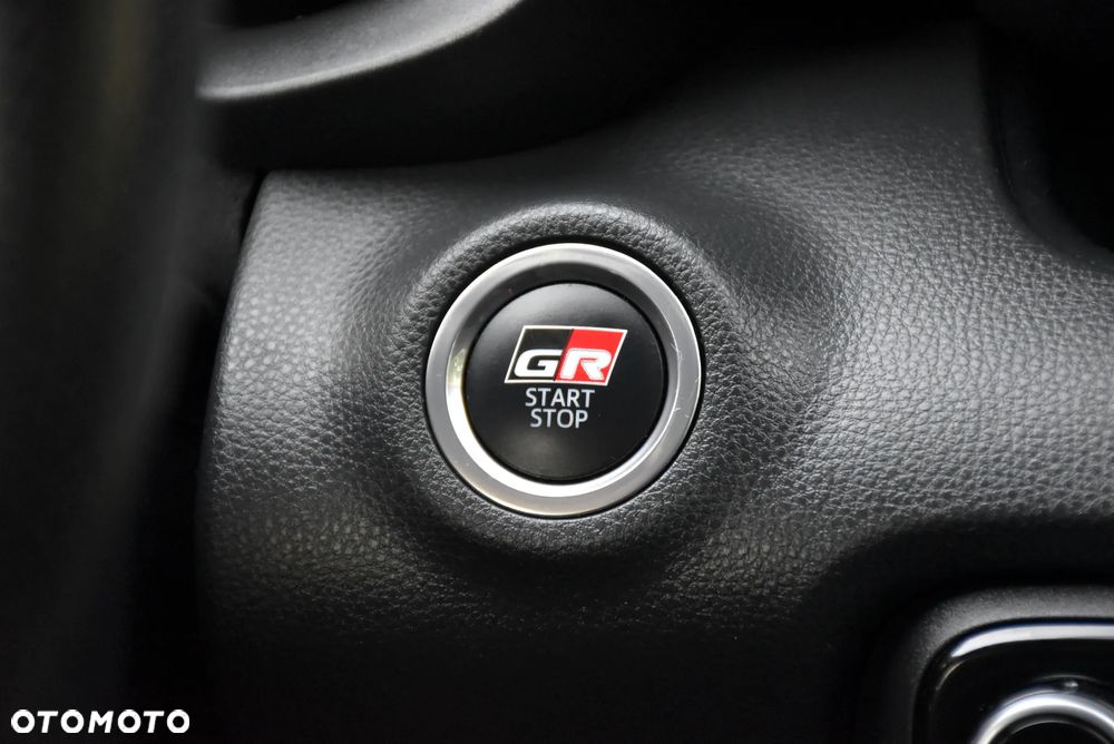 Toyota Yaris Hybrid 1.5 GR Sport - 28