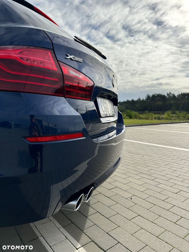 BMW Seria 5 530d xDrive Touring Sport-Aut - 9