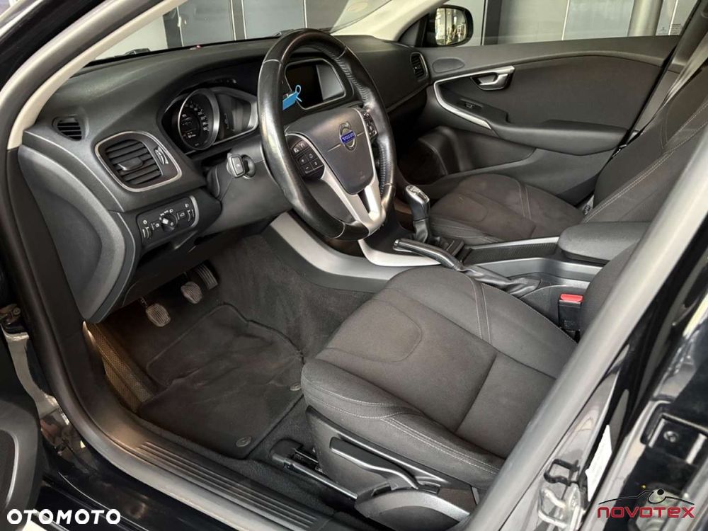 Volvo V40 D2 Momentum - 8