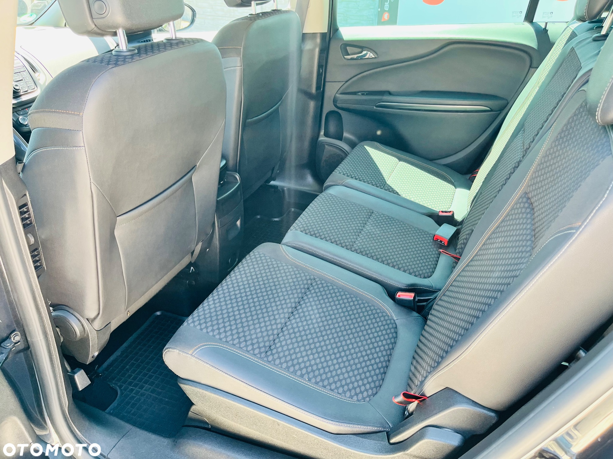Opel Zafira 1.4 T Cosmo - 25