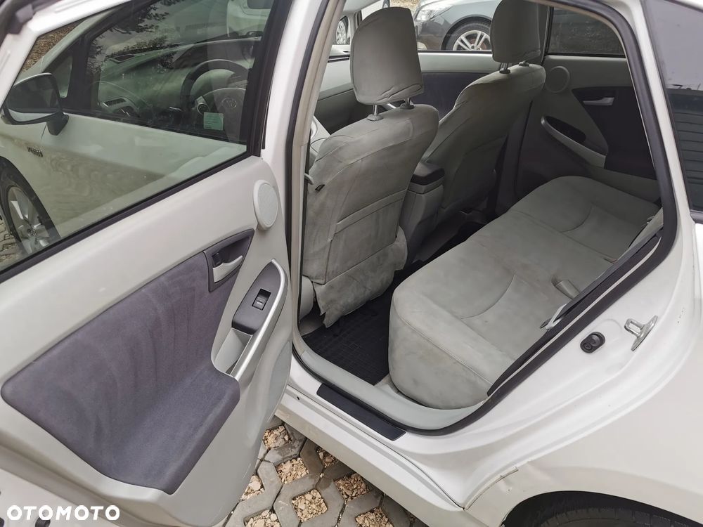 Toyota Prius - 10