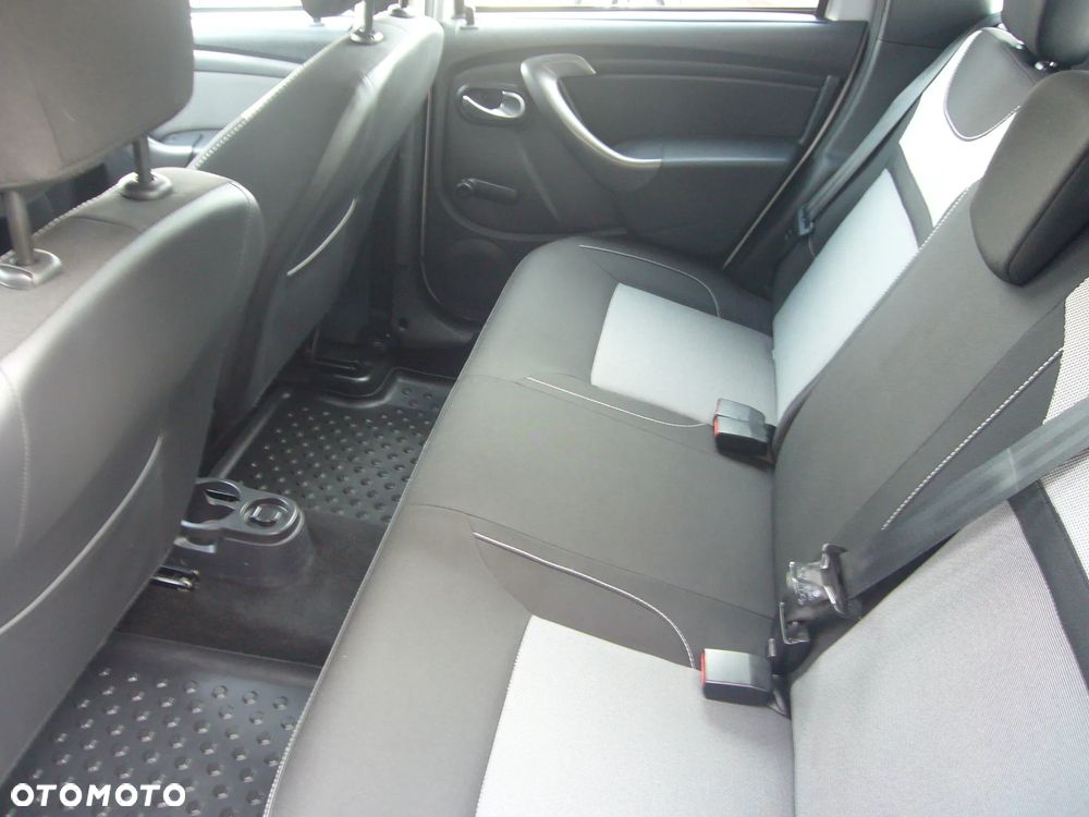 Dacia Duster 1.6 SCe Laureate 4x4 S&S - 13