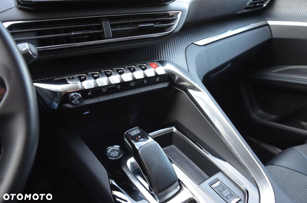 Peugeot 3008 225 e-EAT8 Allure - 24