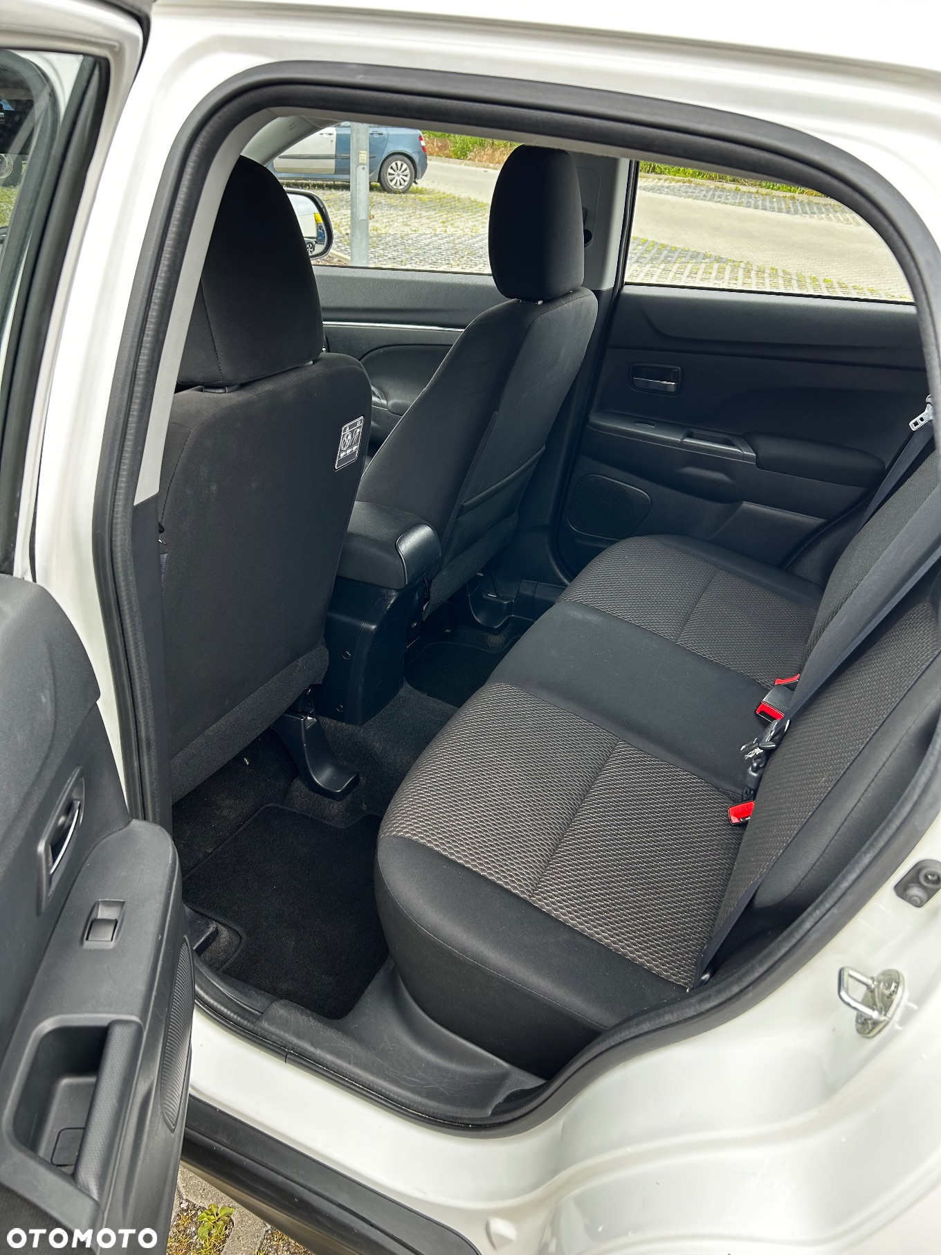 Mitsubishi ASX 1.6 Inform - 13