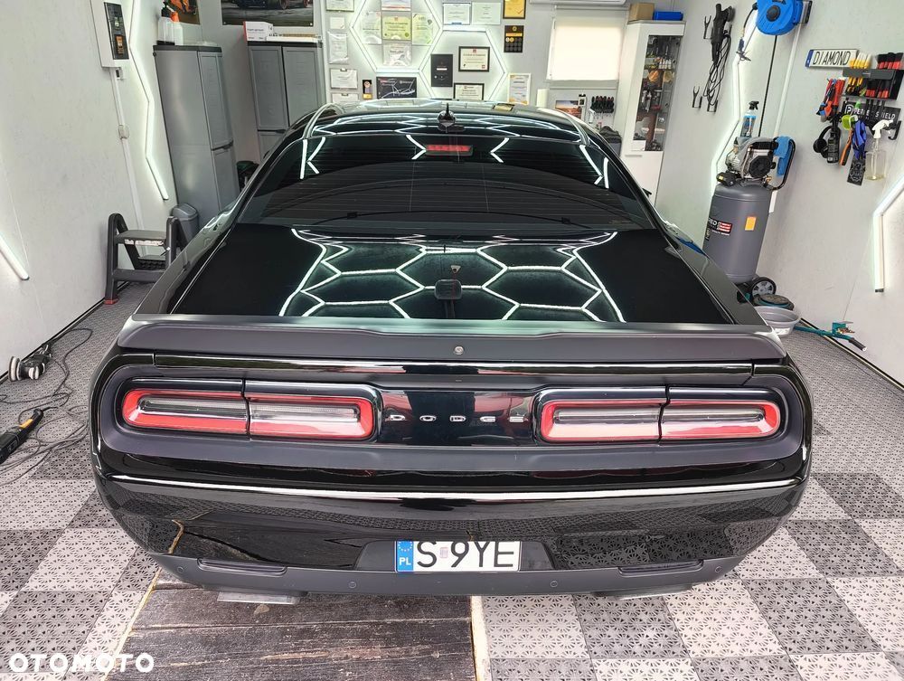 Dodge Challenger 6.4 Scat Pack - 16