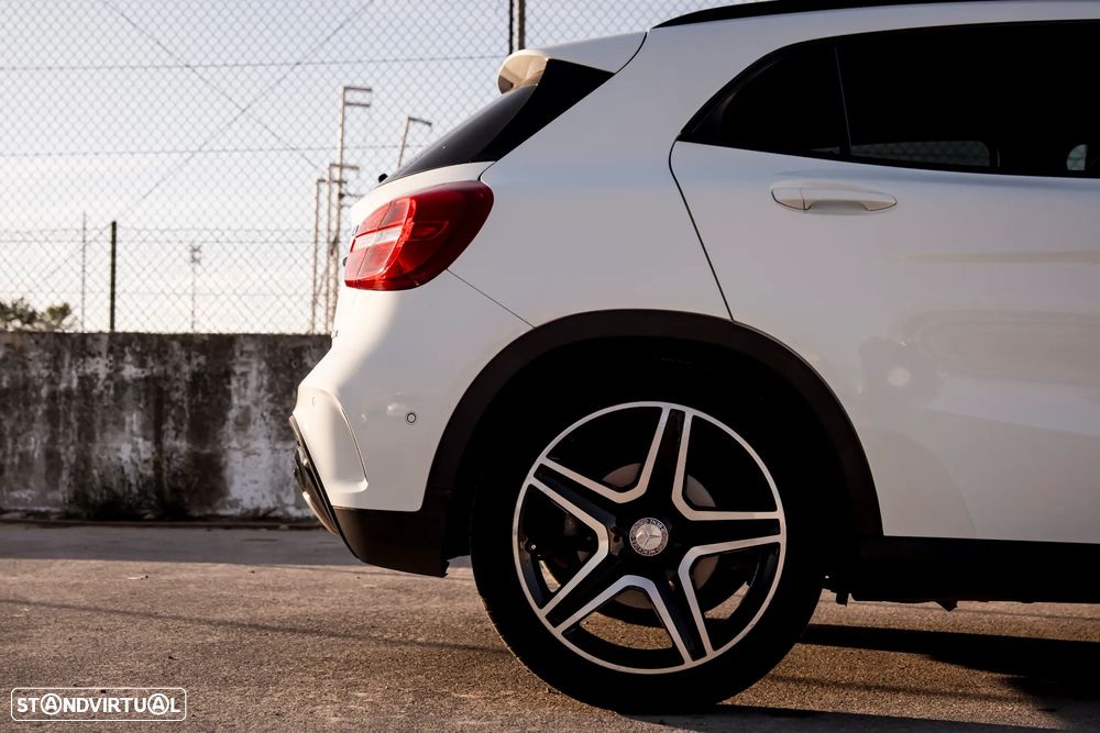 Mercedes-Benz GLA 200 (CDI) d 4Matic 7G-DCT AMG Line - 18