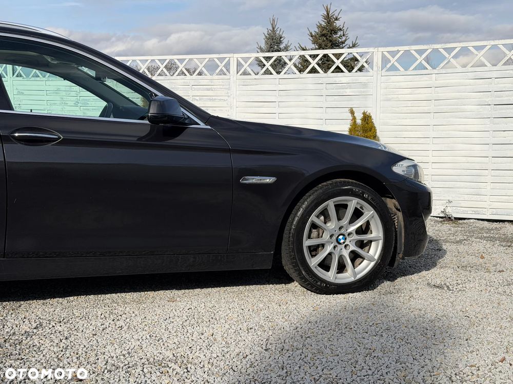 BMW Seria 5 525d - 30