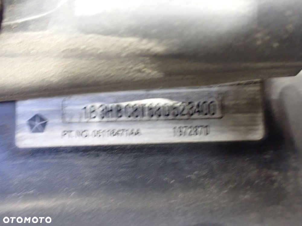 MASKA DODGE CALIBER - 16