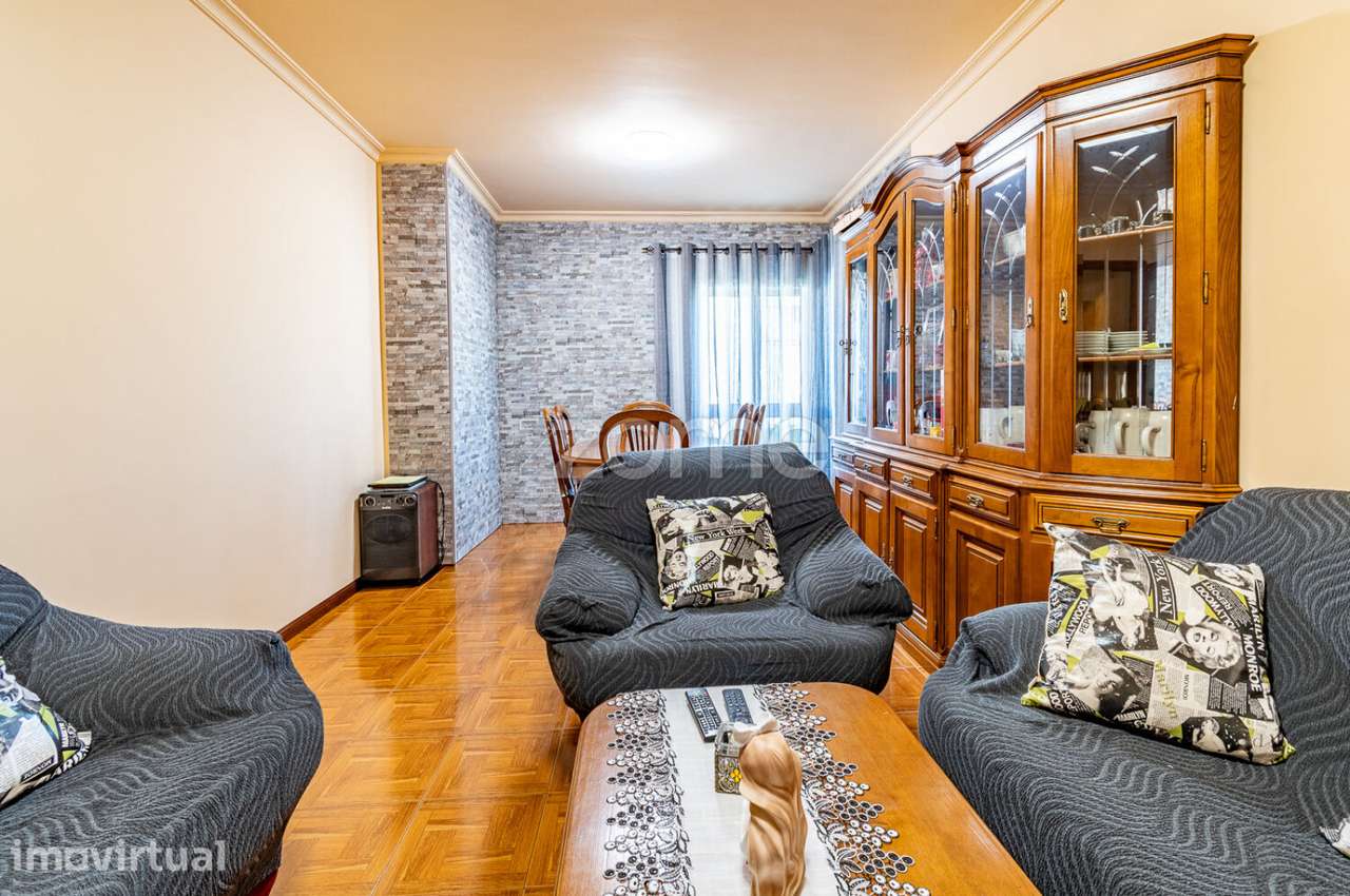 Ãpartamento T2 com garagem | Sobrosa | Paredes