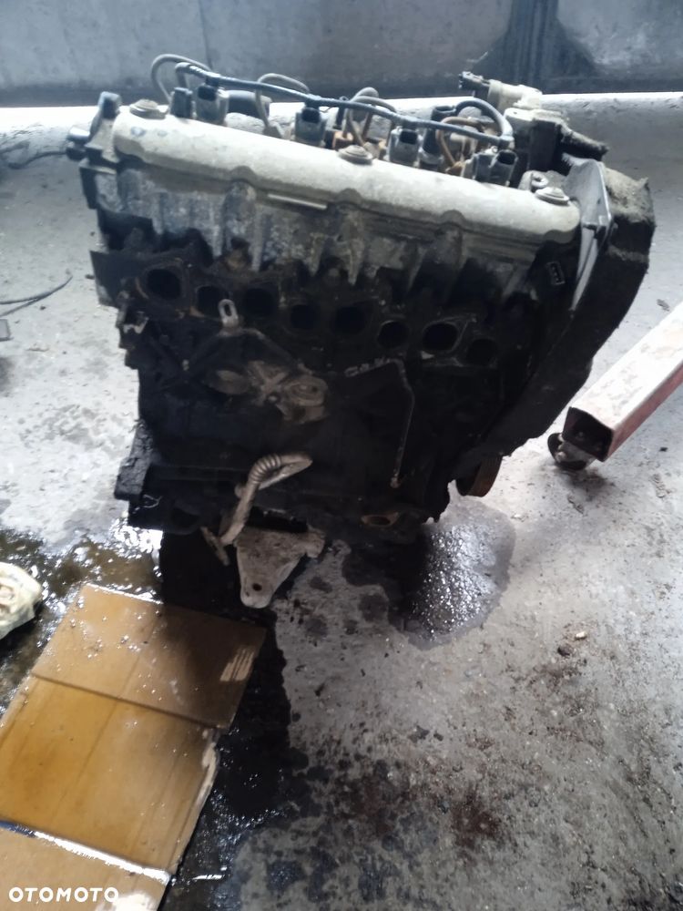 RENAULT TRAFIC LAGUNA VIVARO MEGANE II 1.9DCI F9K SILNIK SŁUPEK - 4