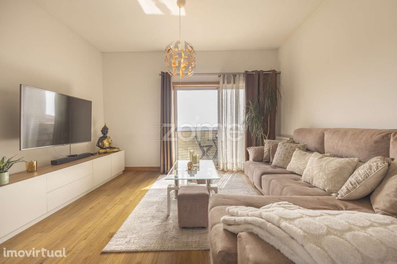 T2 com Varanda, Garagem e Arrumos|Condominio Fechado Jardim | Canidelo - Grande imagem: 4/36