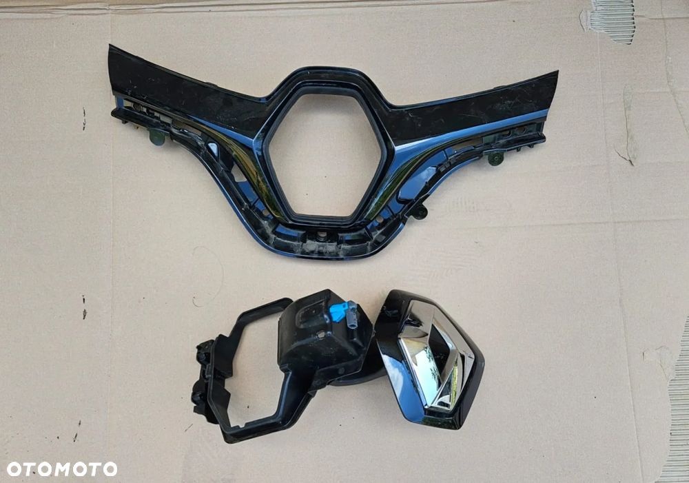 Pas grill wraz z mechanizmem ładowania Renault Zoe Przed Liftem - 2