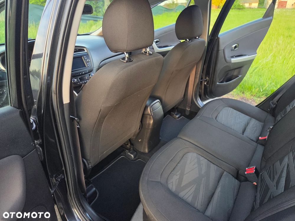Kia Ceed 1.6 CRDi 136 DCT ISG Spirit - 23