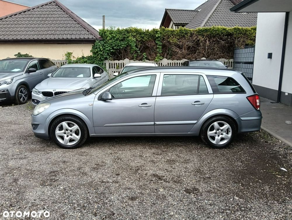 Opel Astra 1.9 CDTI Cosmo - 4