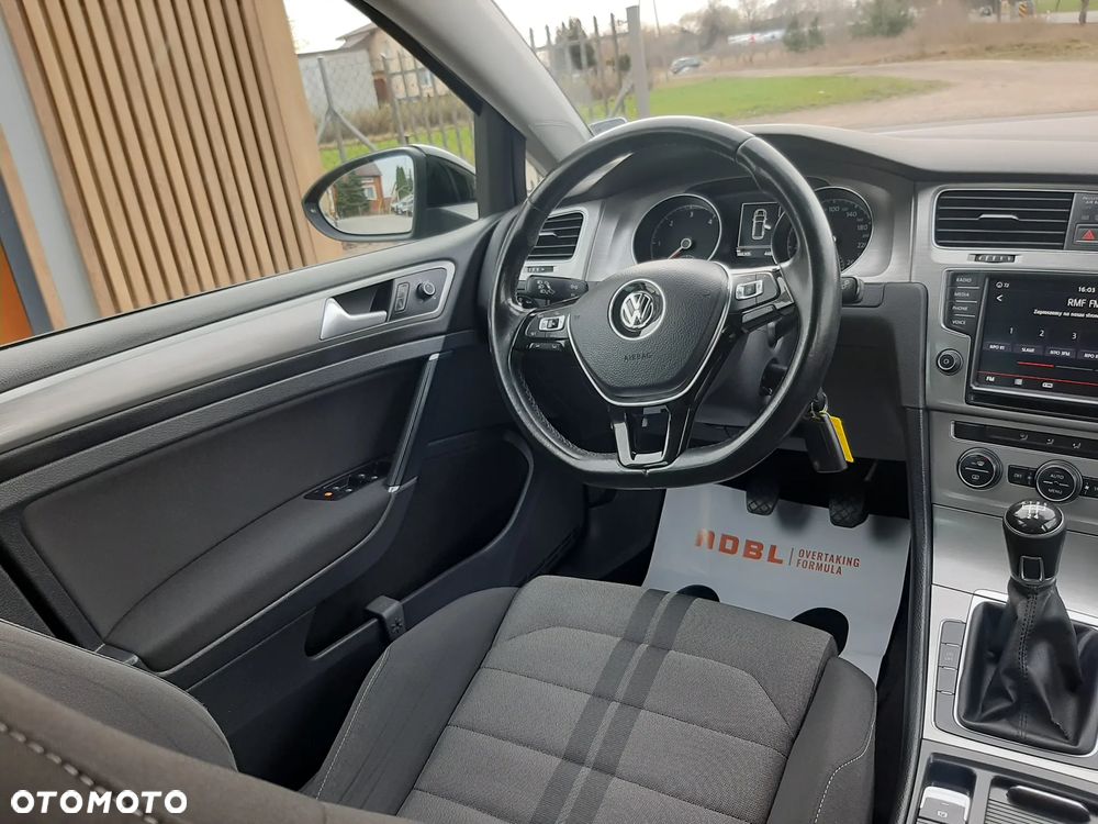 Volkswagen Golf 1.6 TDI BlueMotion Comfortline - 26