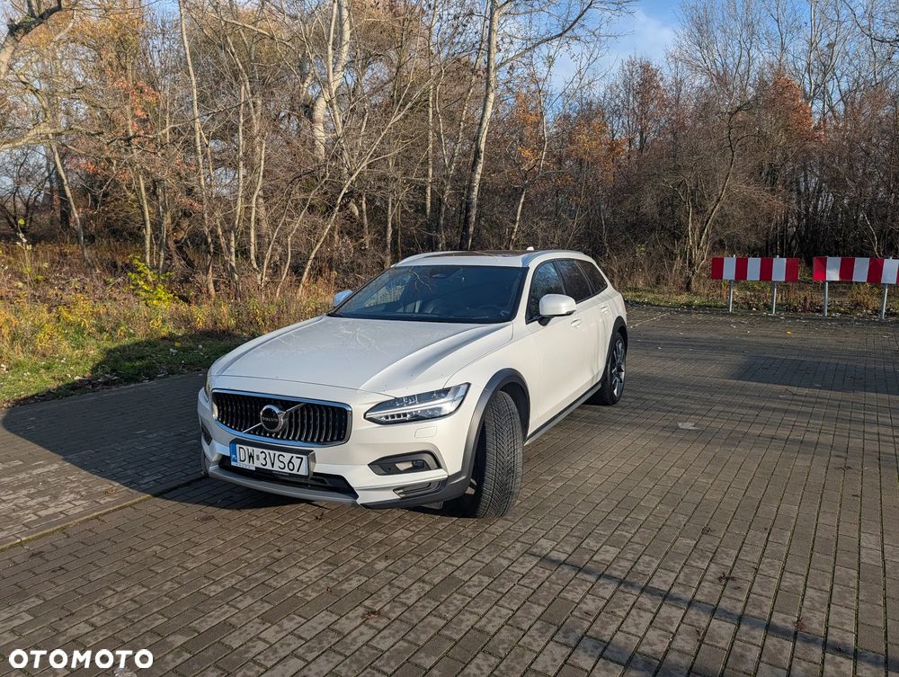 Volvo V90 Cross Country - 3