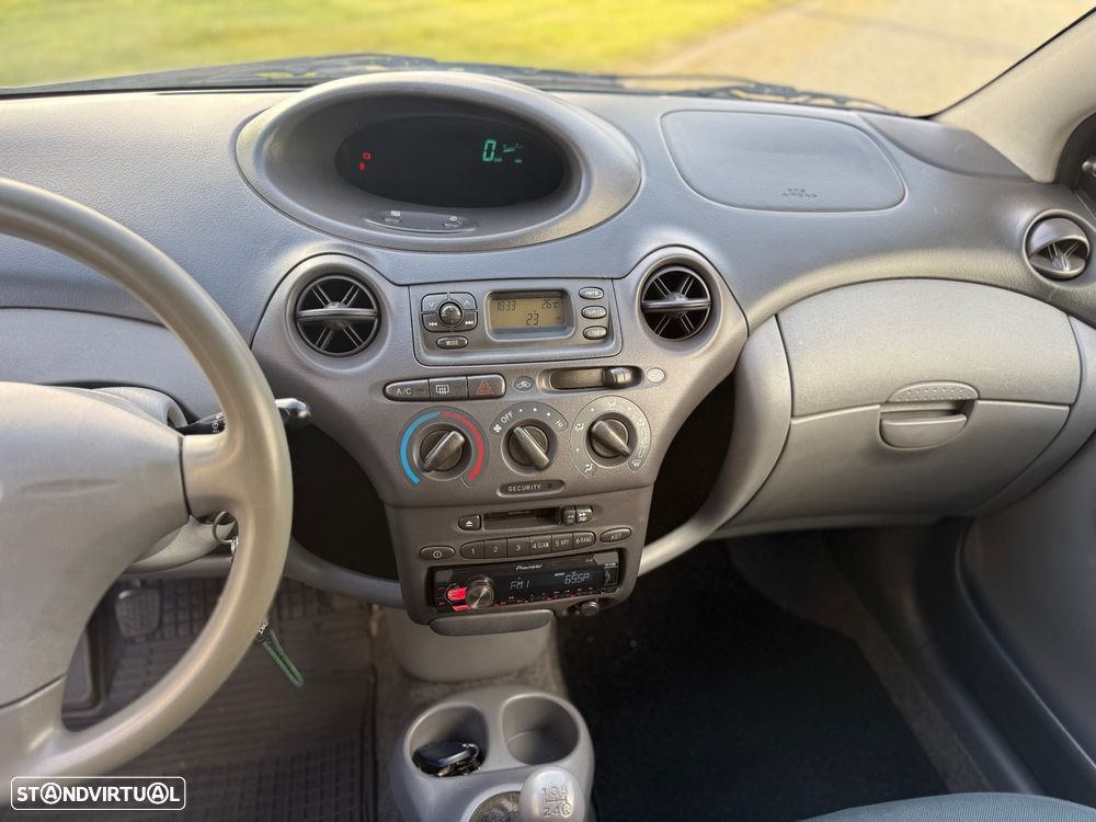 Toyota Yaris 1.4 D-4D Sol AC - 9