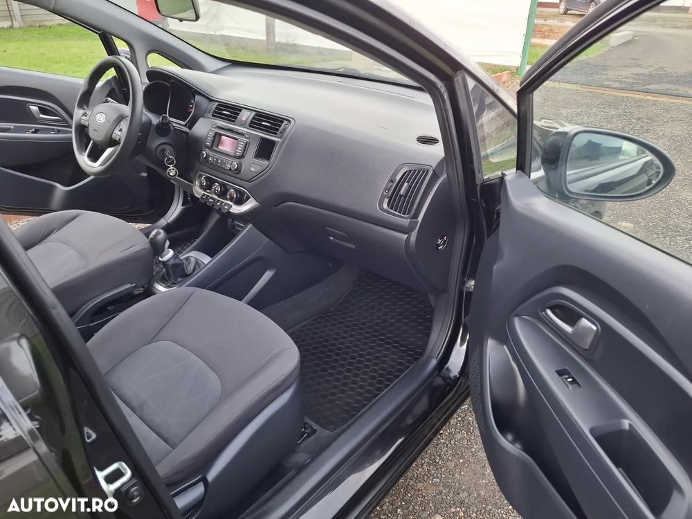 Kia Rio 1.1 CRDI Attract - 8