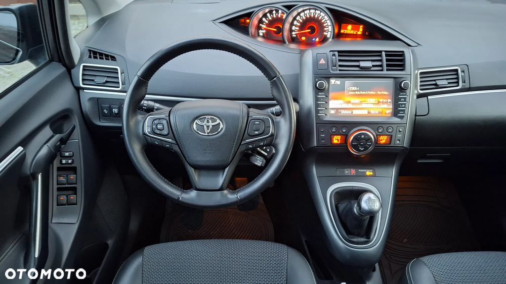 Toyota Verso 1.6 D-4D Prestige 7os EU6 - 23