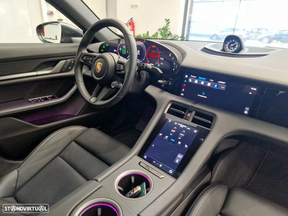Porsche Taycan Standard - 27