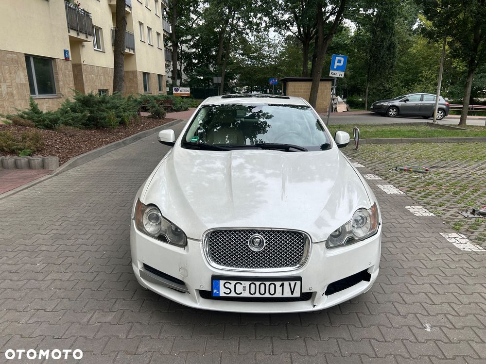 Jaguar XF 2.7 V6 D Luxury - 13