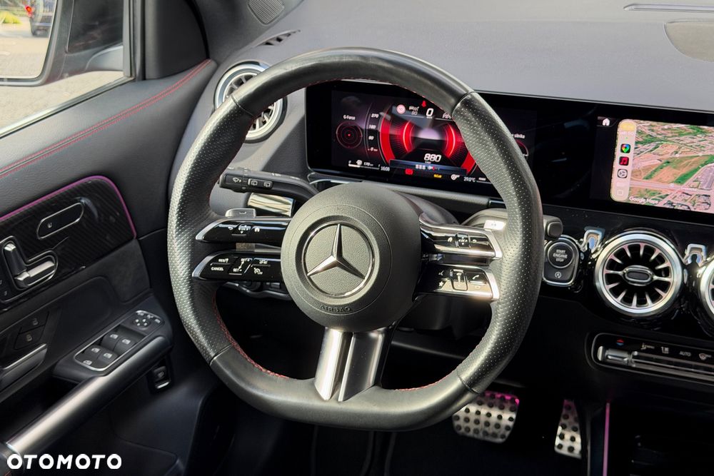 Mercedes-Benz GLA 200 AMG Line - 8