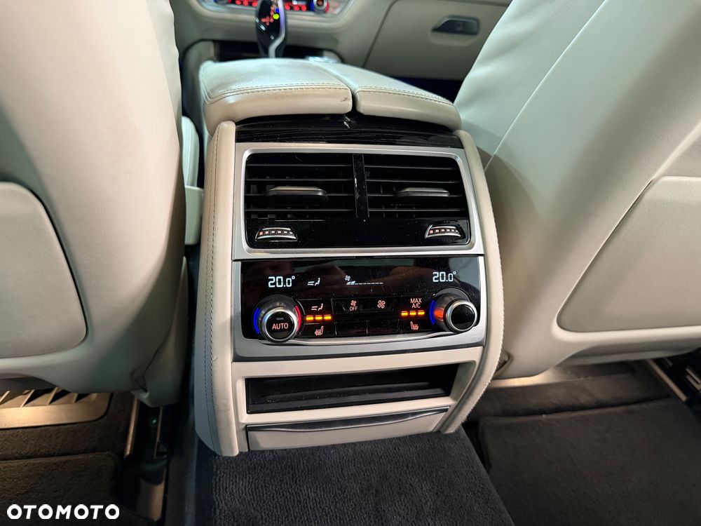 BMW Seria 7 740d xDrive - 35