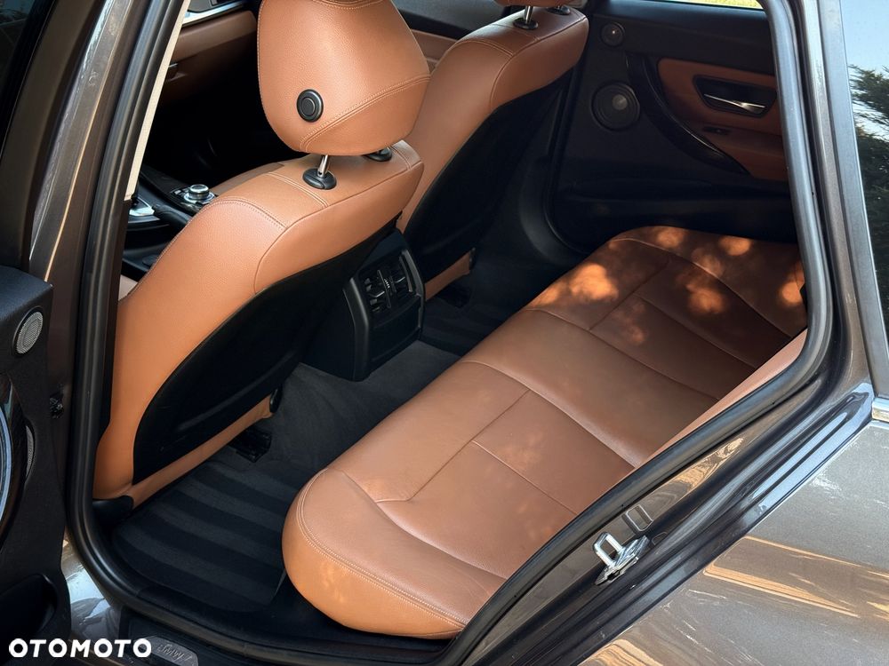 BMW Seria 3 320d Eff.Dynamics Luxury Line - 16