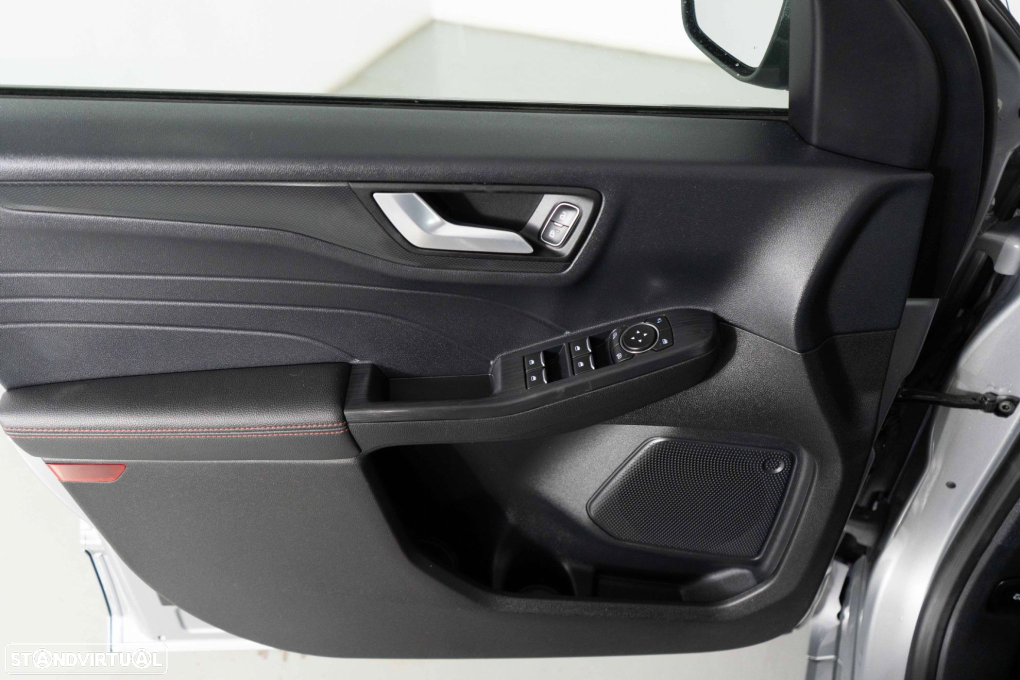 Ford Kuga - 17