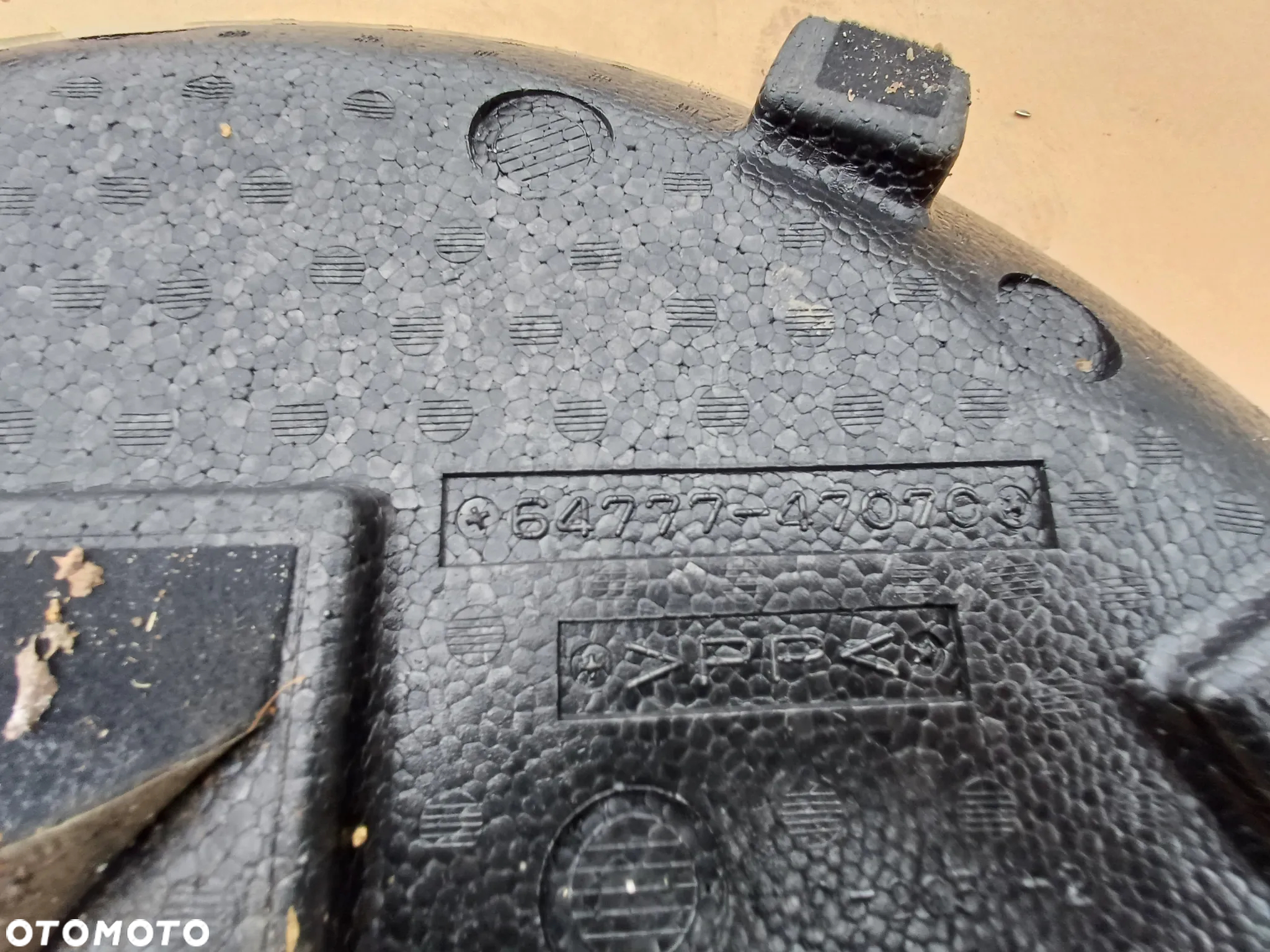 Zestaw awaryjny lewarek  styropian Toyota prius plus 12-20r - 4