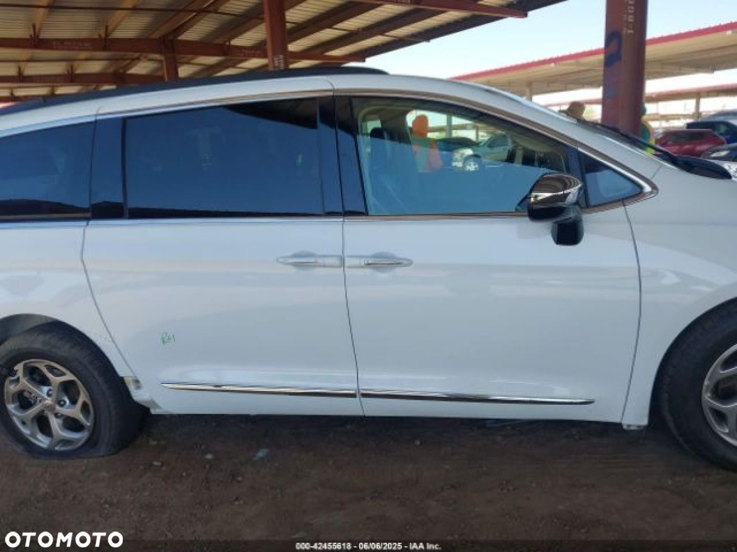 Chrysler Pacifica - 5