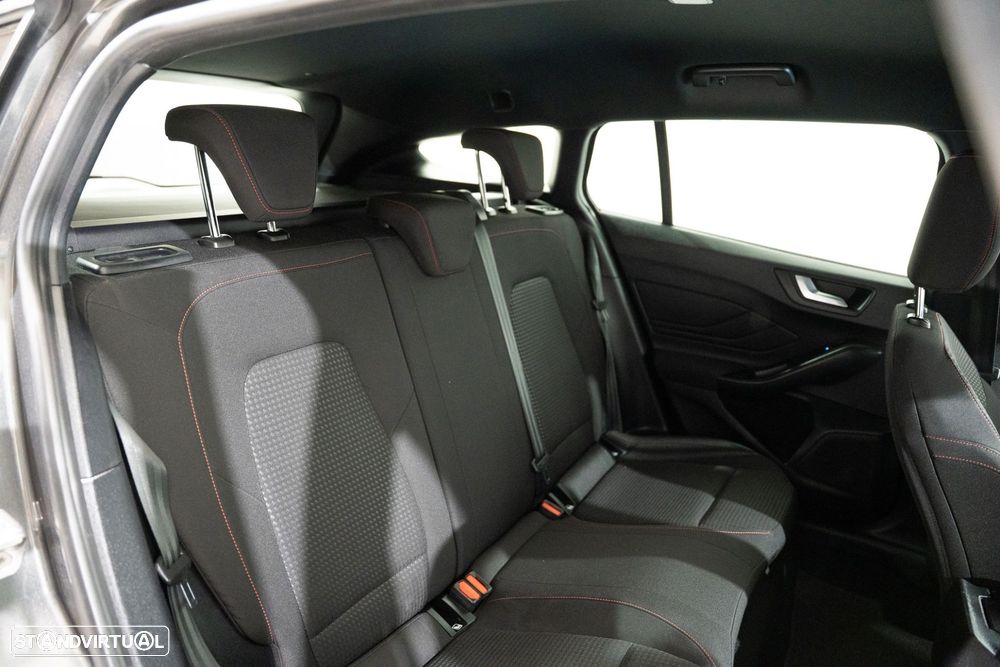Ford Focus SW 1.0 EcoBoost MHEV ST-Line - 25