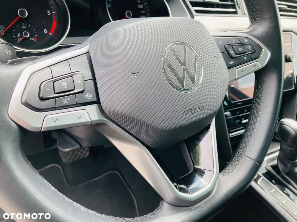 Volkswagen Passat - 24