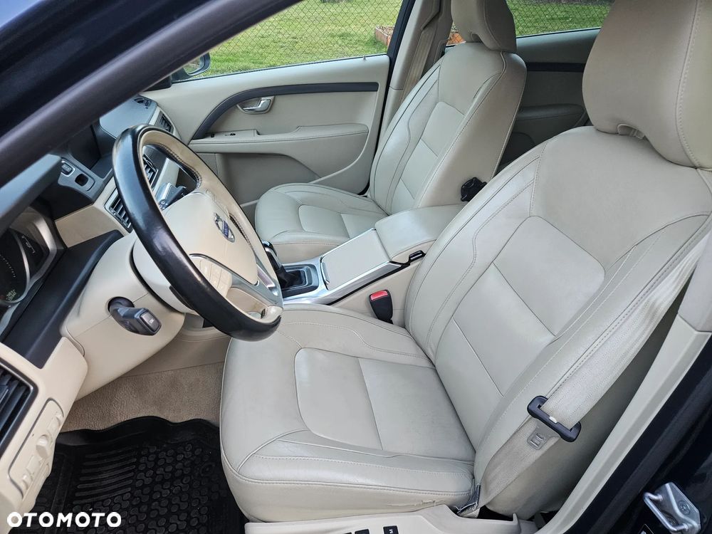 Volvo V70 D4 Momentum - 13