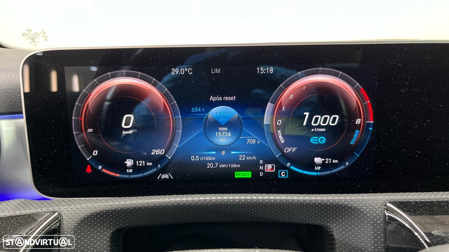 Mercedes-Benz A 250 Limousine e AMG Line - 7
