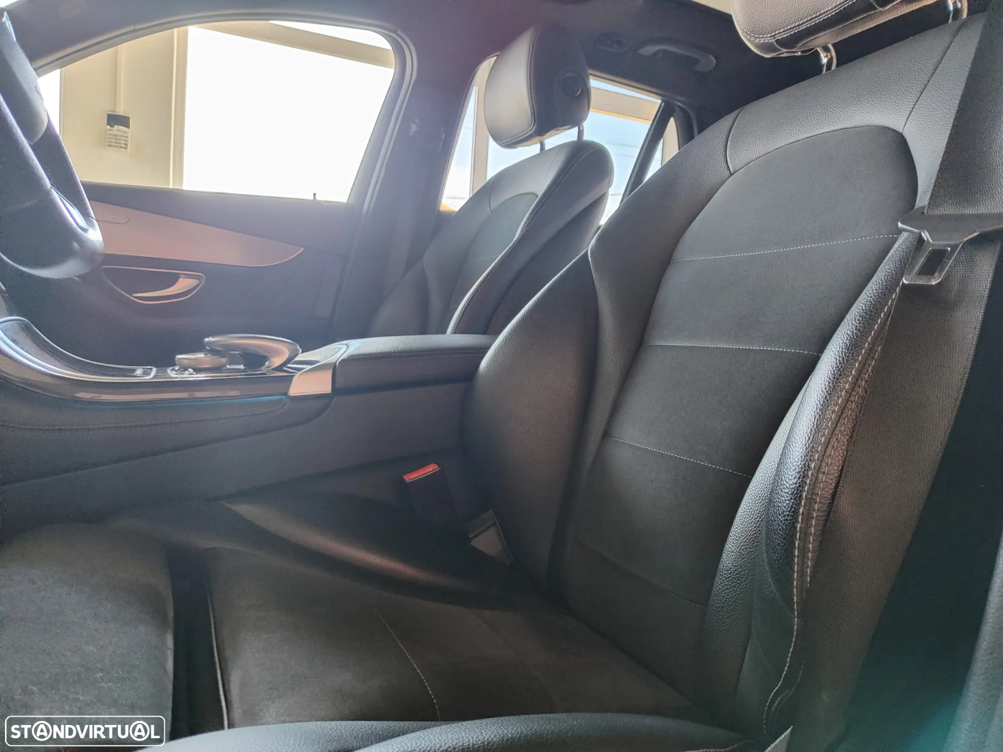 Mercedes-Benz GLC 220 d 4Matic 9G-TRONIC AMG Line - 25