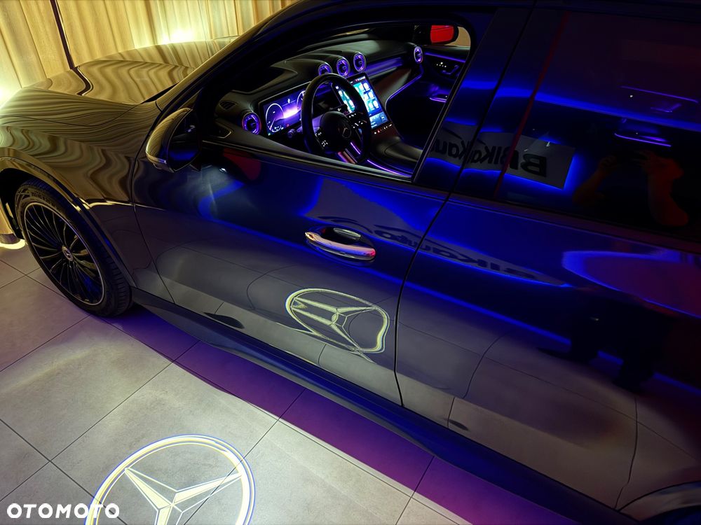 Mercedes-Benz GLC 300 4Matic 9G-TRONIC AMG Line - 37