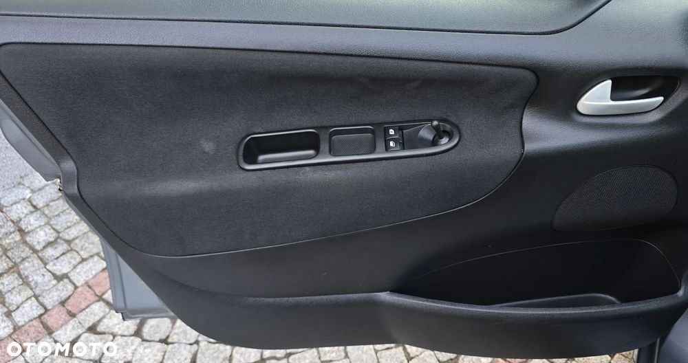 Peugeot 207 - 10