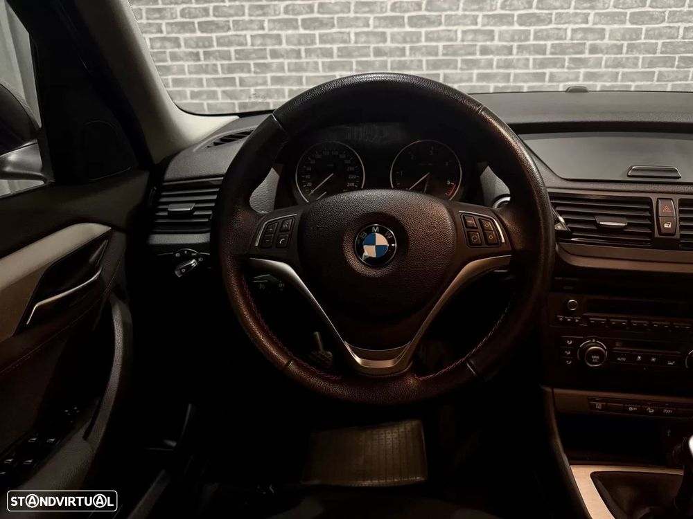 BMW X1 18 d xDrive Line Sport — fotografia 12
