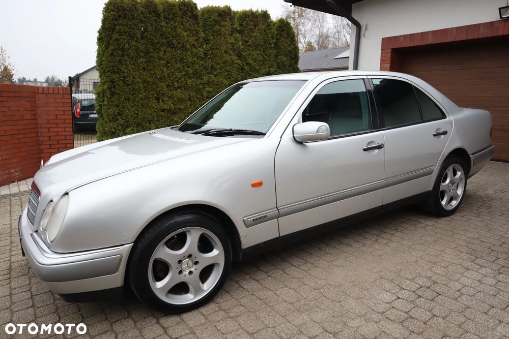 Mercedes-Benz Klasa E 320 Elegance - 2