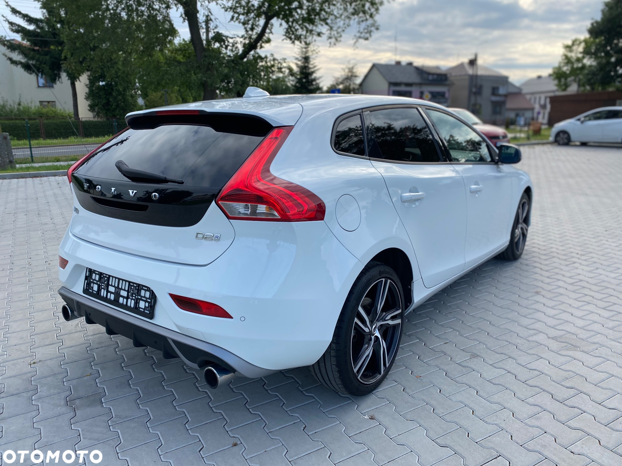 Volvo V40 D2 Drive-E SCR R-Design Momentum - 6