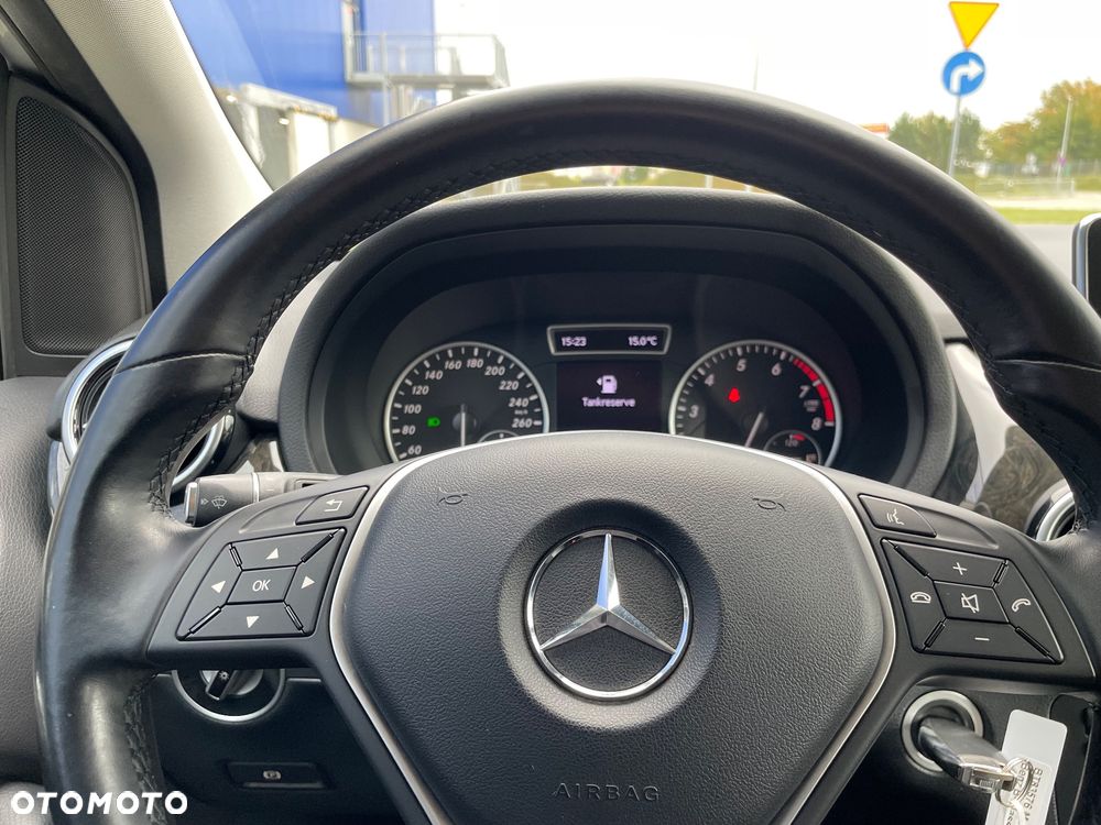 Mercedes-Benz Klasa B 180 (BlueEFFICIENCY) - 24