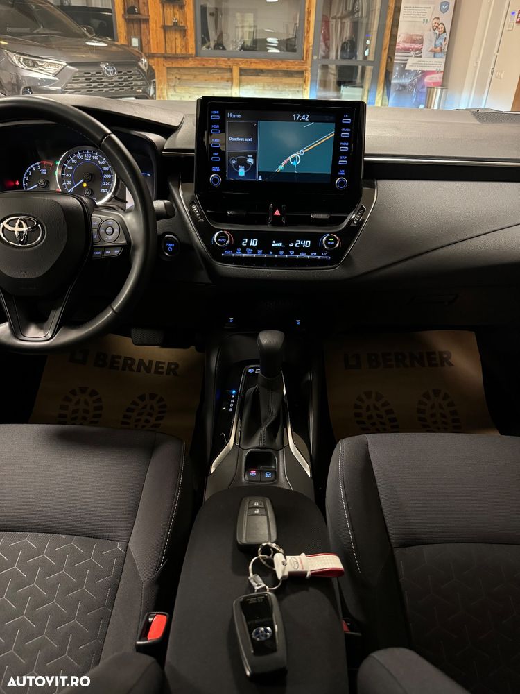 Toyota Corolla 1.8 Hybrid Comfort - 29