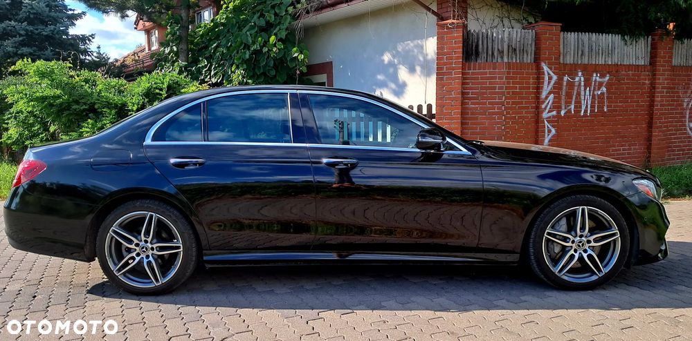 Mercedes-Benz Klasa E 300 9G-TRONIC AMG Line - 12