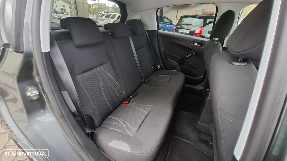 Peugeot 208 1.4 VTi Allure - 33
