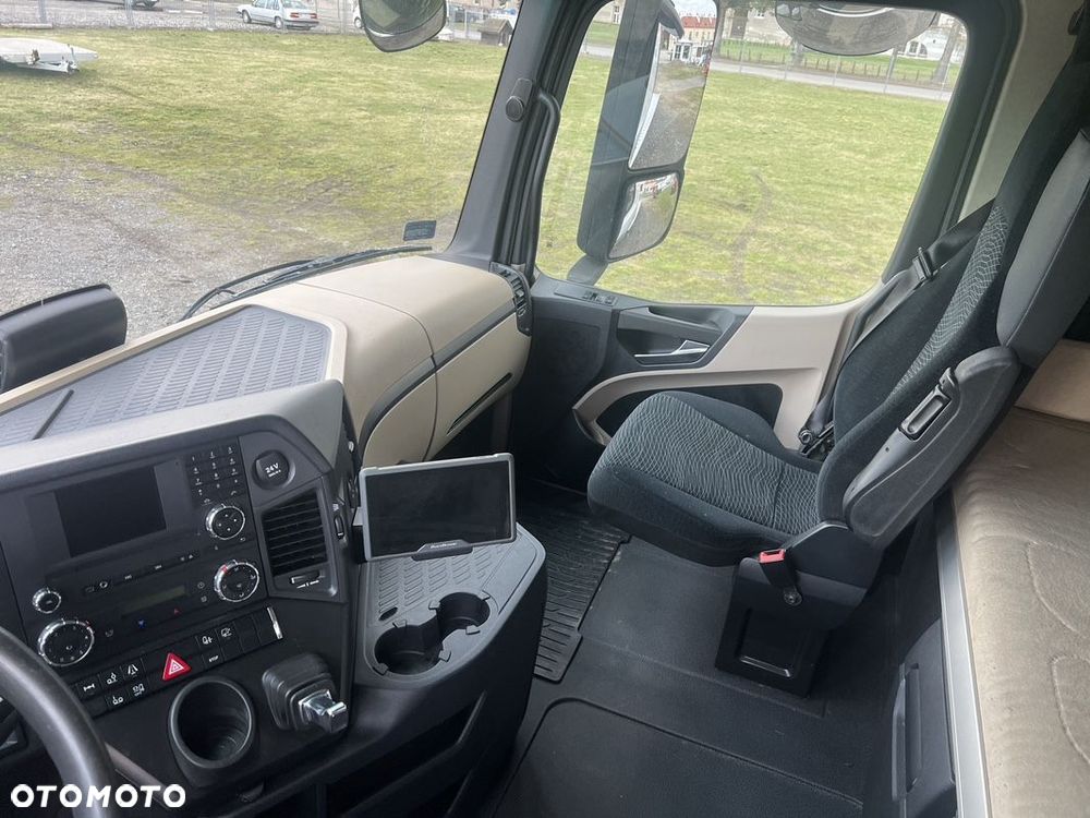 Mercedes-Benz Actros E6 - 22